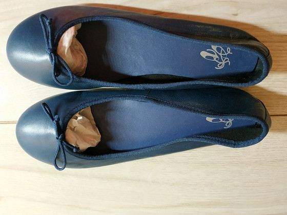 Кожаные фирменные женские балетки от Bata 38 р - Новые