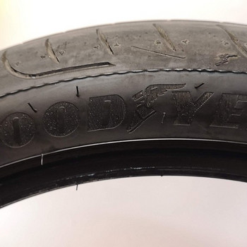 Продам летнюю резину Goodyear Eagle F1 215/40 R17