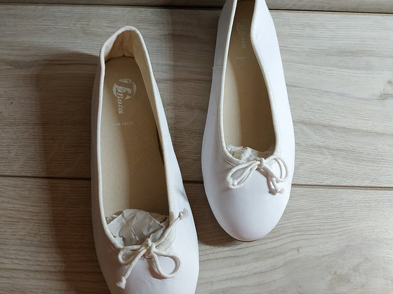 Кожаные фирменные женские балеточки от bata 36- 37 р