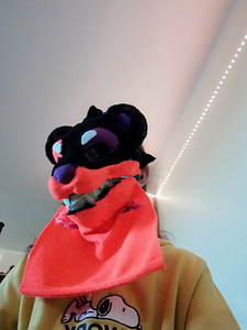 Avatud suu karvane mask (2 foto / 3)