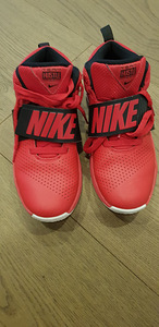 Кроссовки nike hustle, очень мало поношенные, размер 38.5 (1 фото из 3)