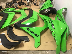Kawasaki ZX10R 2011 (3 foto / 3)
