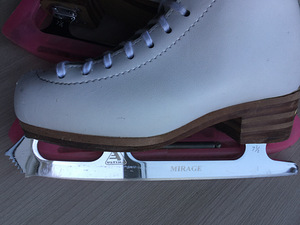 Uisud Jackson Elle p 13C (29) (2 foto / 3)
