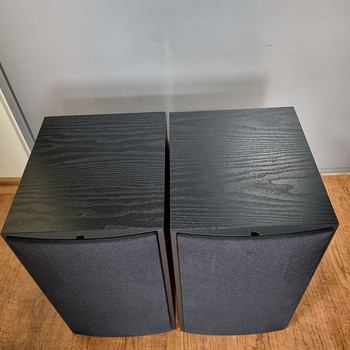 WHARFEDALE DIAMOND 8.2 Полочные динамики