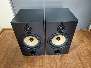 WHARFEDALE DIAMOND 8.2 Полочные динамики (2 фото из 5)