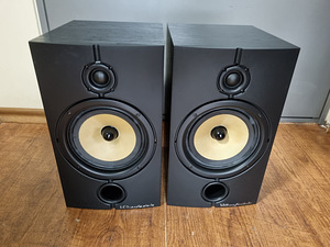 WHARFEDALE DIAMOND 8.2 Полочные динамики (5 фото из 5)
