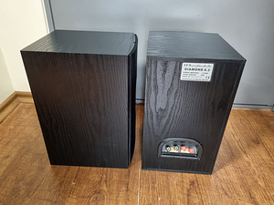 WHARFEDALE DIAMOND 8.2 Полочные динамики (3 фото из 5)