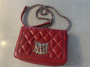 Moschino kott (1 foto / 5)