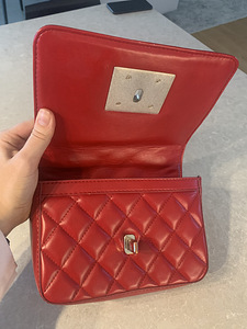 Moschino kott (2 foto / 5)