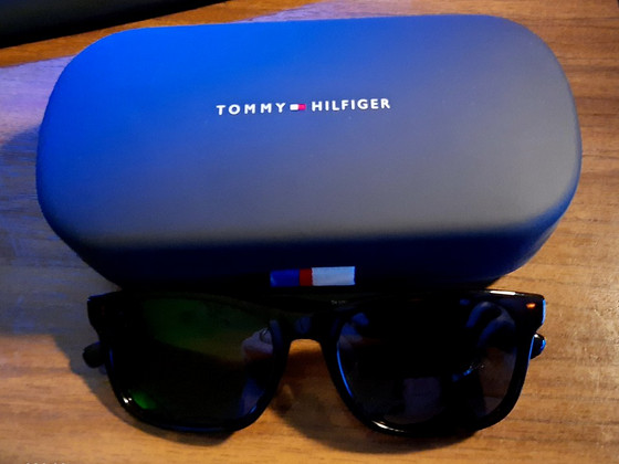 Солнцезащитные очки Tommy Hilfiger Polaroid