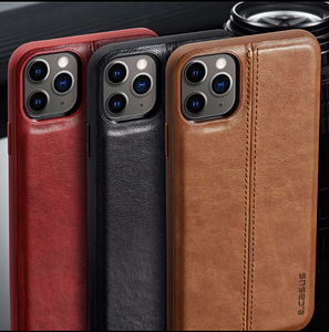 Кожаные чехлы для iPhone X (1 фото из 3)
