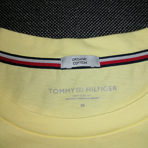 Женская футболка tommy Hilfiger (2 фото из 3)