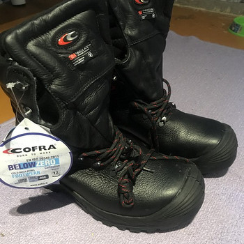 Новые ботинки Cofra