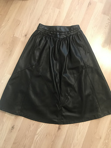 Юбка Zara xs новая (2 фото из 2)