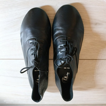 Кожаные фирменные туфельки из мягкой кожи от Bata- Италия 40