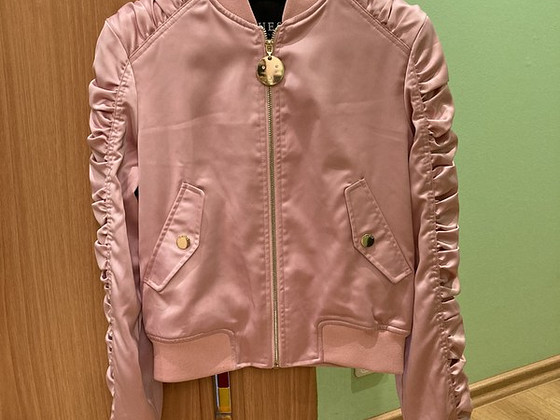 Новая куртка Guess