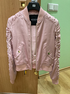Новая куртка Guess (4 фото из 5)