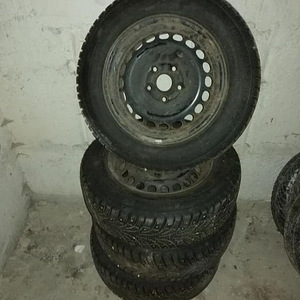 Ratastel talverehvid sõidukile AUDI A4 (2 foto / 2)