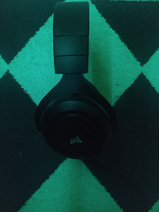 Corsair HS70 наушники (1 фото из 3)