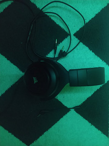 Corsair HS70 наушники (3 фото из 3)