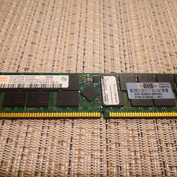 Память HP373030-851 Hynix HYMD525G726CFP4-D43 AB-T PC3200R 2GB