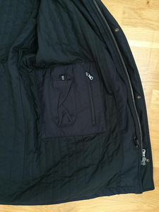 Soliidne must sügisjope (eemaldatav sulevest) "Hugo Boss" XL (5 foto / 10)