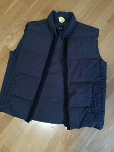 Soliidne must sügisjope (eemaldatav sulevest) "Hugo Boss" XL (8 foto / 10)