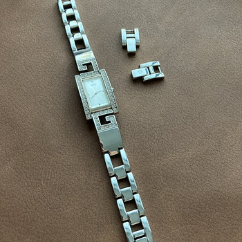 Женские часы guess с кристаллами Swarovski