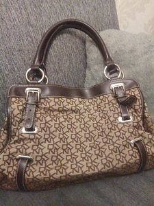Сумка DKNY. Оригинал. (2 фото из 4)