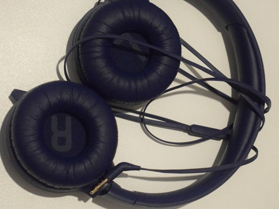 Портативные наушники jBL