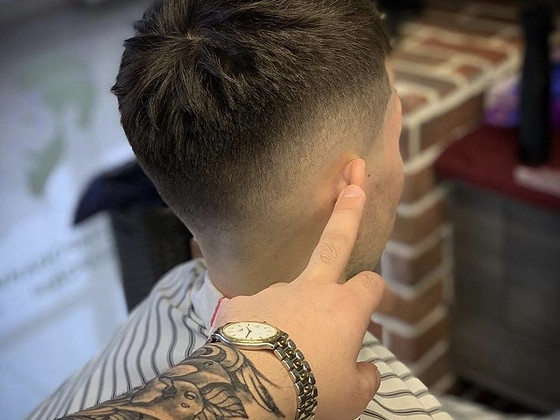 Otsib tööd, (Barber)