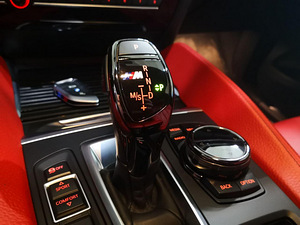 Jaunā BMW iDrive multimediju kontrolleru paplāksne (3 foto no 10)