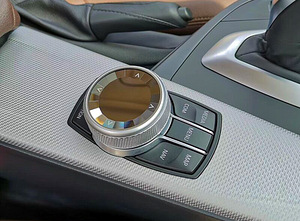 Jaunā BMW iDrive multimediju kontrolleru paplāksne (7 foto no 10)