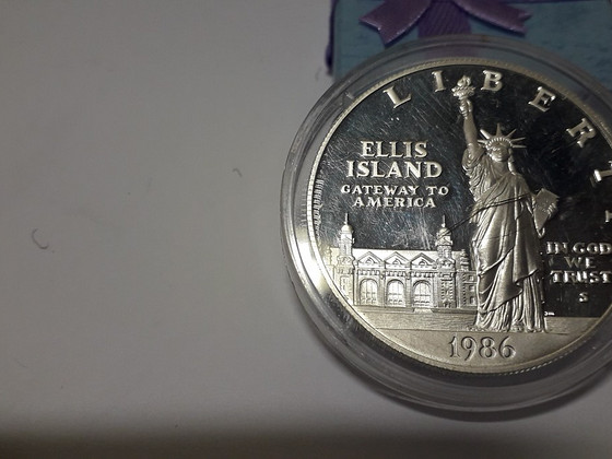 Монета 1 доллар США