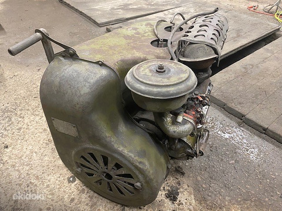 UD-2 Bensiin mootor