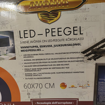 Vannitoa peegel