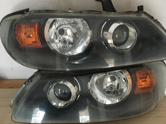 Nissan Almere 2002-2007 новые фары