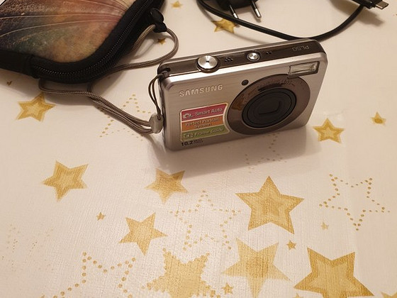 Продаётся цифровой фотоаппарат Samsung