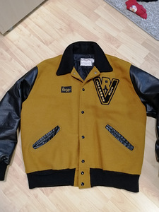 Бомбер XL (1 фото из 2)
