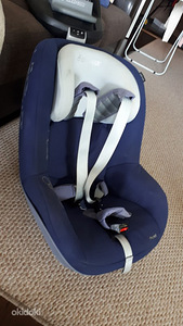 Автокресло maxi-Cosi с базой для люльки EasyFix. (2 фото из 3)