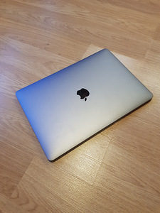 MacBook Pro (2 фото из 2)