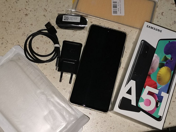 SAMSUNG GALAXY A51новыи