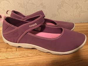 Crocs J6 (2 фото из 2)