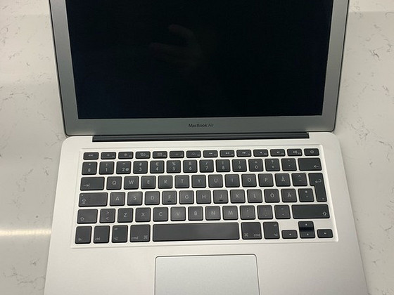 Продам Macbook Air 13 дюймов, 128 ГБ, конец 2017 г.