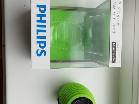 Портативный динамик philips.