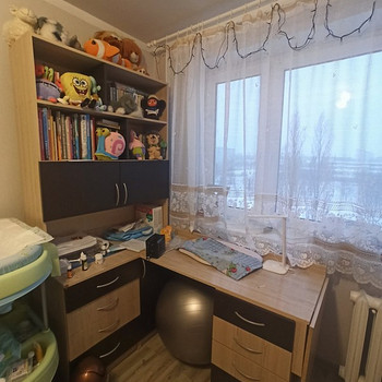 Письменный стол.