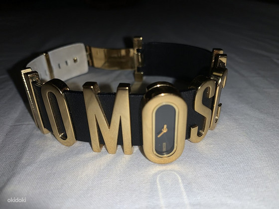 Moschino часы оригинальные