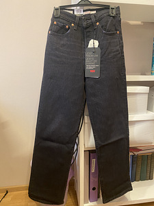 Джинсы Levis оригинал (1 фото из 3)