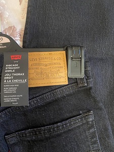 Джинсы Levis оригинал (3 фото из 3)