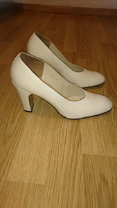 Naiste kingad Jugoslaavia 70 g (2 foto / 3)